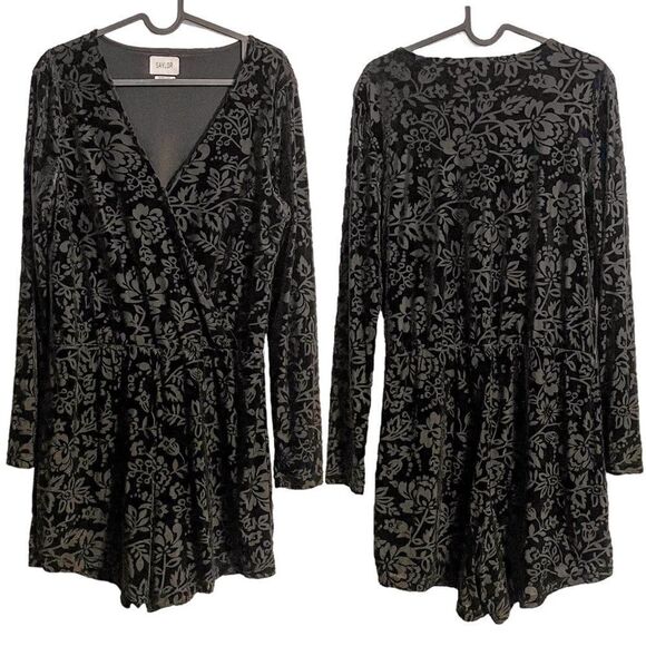 Saylor Floral Velvet Romper Black M - Picture 8 of 8